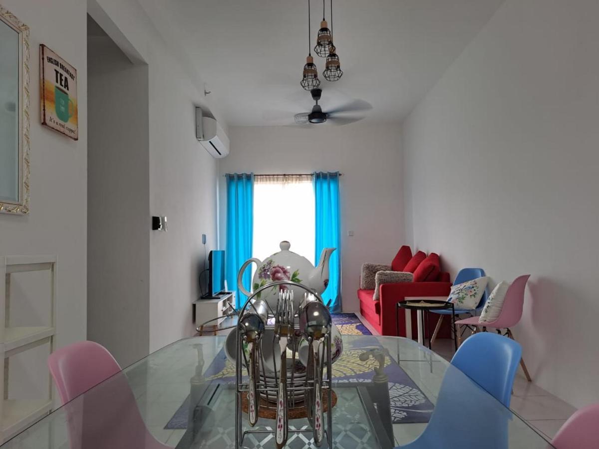 Impiana Homestay Near Putrajaya, Cyberjaya, Musliem Only,Wifi,Netflix Kampung Dengkil Exterior foto