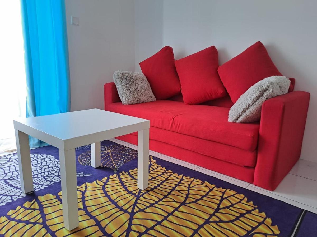 Impiana Homestay Near Putrajaya, Cyberjaya, Musliem Only,Wifi,Netflix Kampung Dengkil Exterior foto