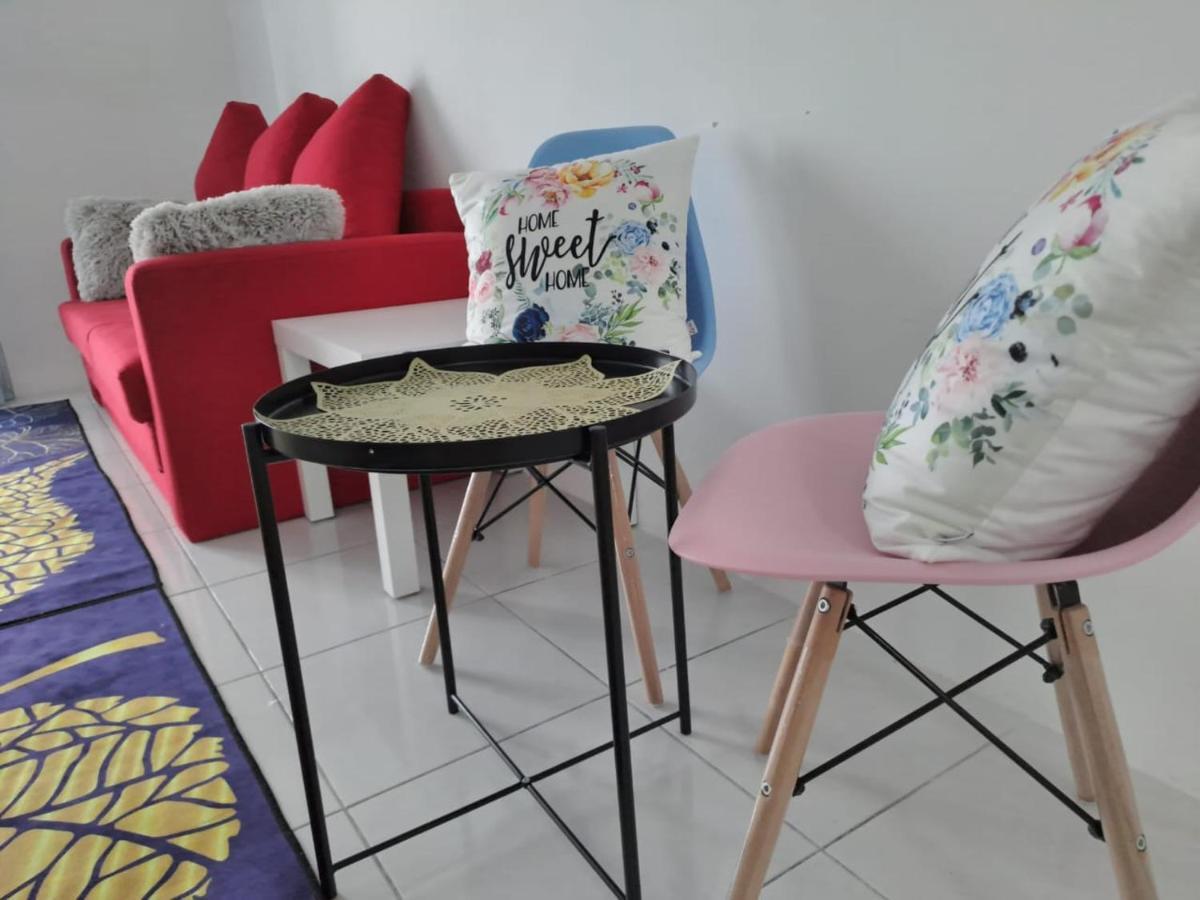 Impiana Homestay Near Putrajaya, Cyberjaya, Musliem Only,Wifi,Netflix Kampung Dengkil Exterior foto