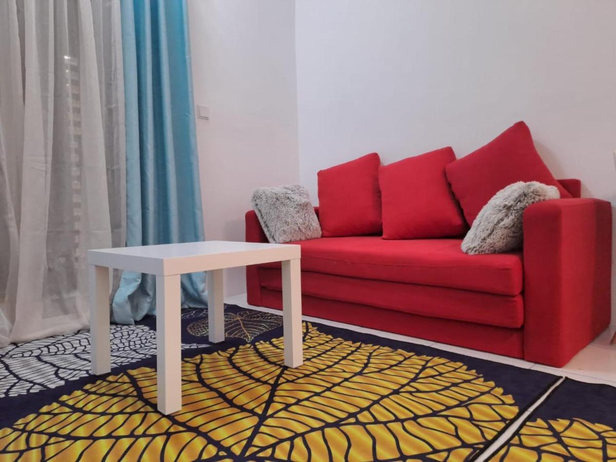 Impiana Homestay Near Putrajaya, Cyberjaya, Musliem Only,Wifi,Netflix Kampung Dengkil Exterior foto