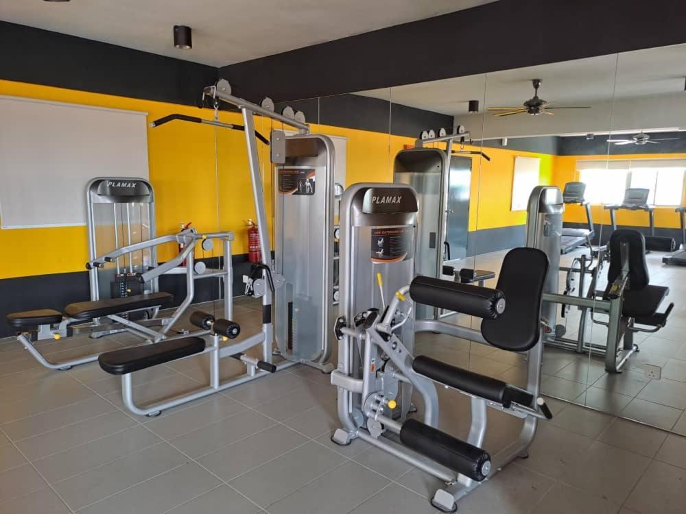 Impiana Homestay Near Putrajaya, Cyberjaya, Musliem Only,Wifi,Netflix Kampung Dengkil Exterior foto