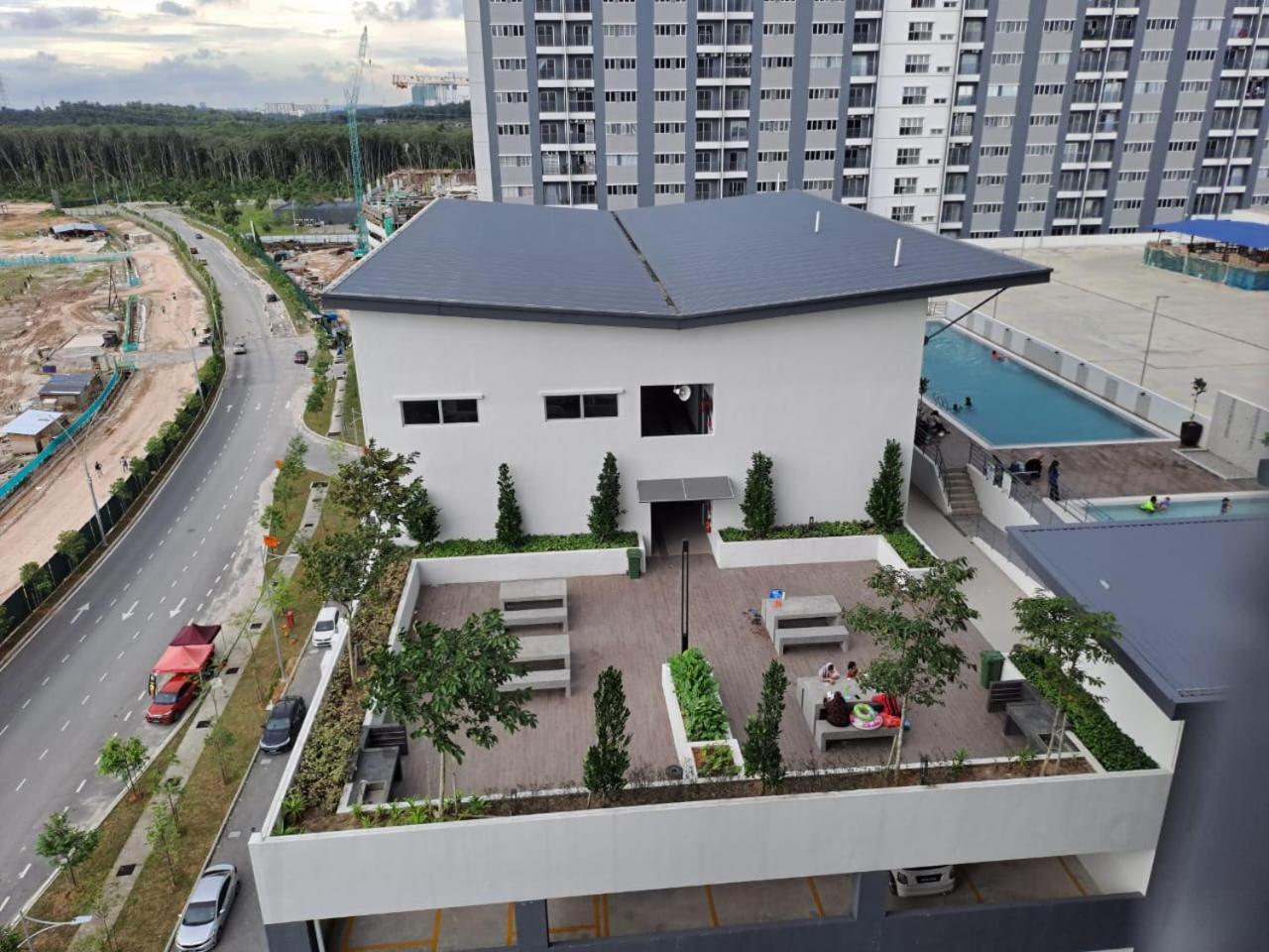 Impiana Homestay Near Putrajaya, Cyberjaya, Musliem Only,Wifi,Netflix Kampung Dengkil Exterior foto